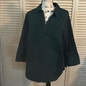 Zac & Rachel Women’s deep teal color, button down blouse
